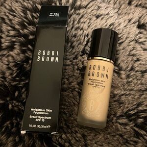 Bobbi Brown Weightless Skin Oil-Controlling Foundation SPF 15 W-036 Warm Sand